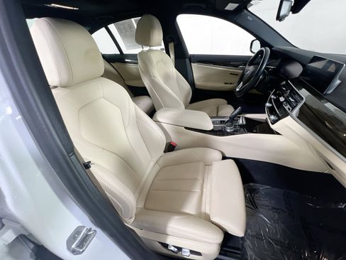 Used 2020 BMW 530i xDrive image 27