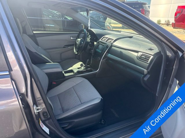 Used 2015 Toyota Camry SE FWD image 5