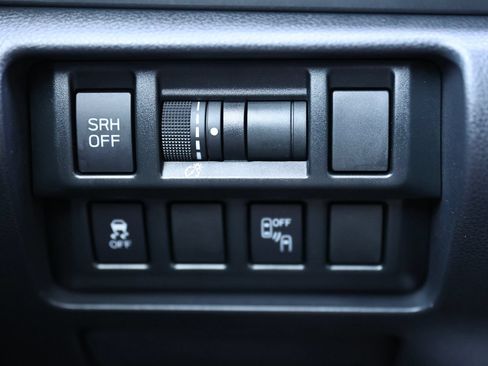 Used 2018 Subaru Crosstrek 2.0i Limited AWD/4WD image 32