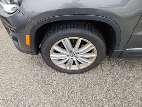 Used 2013 Volkswagen Tiguan SE AWD/4WD image 2
