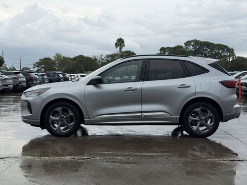 Used 2023 Ford Escape ST-Line w/ Equipment Group 301A FWD image 7