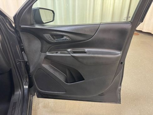 Used 2022 Chevrolet Equinox LT image 28
