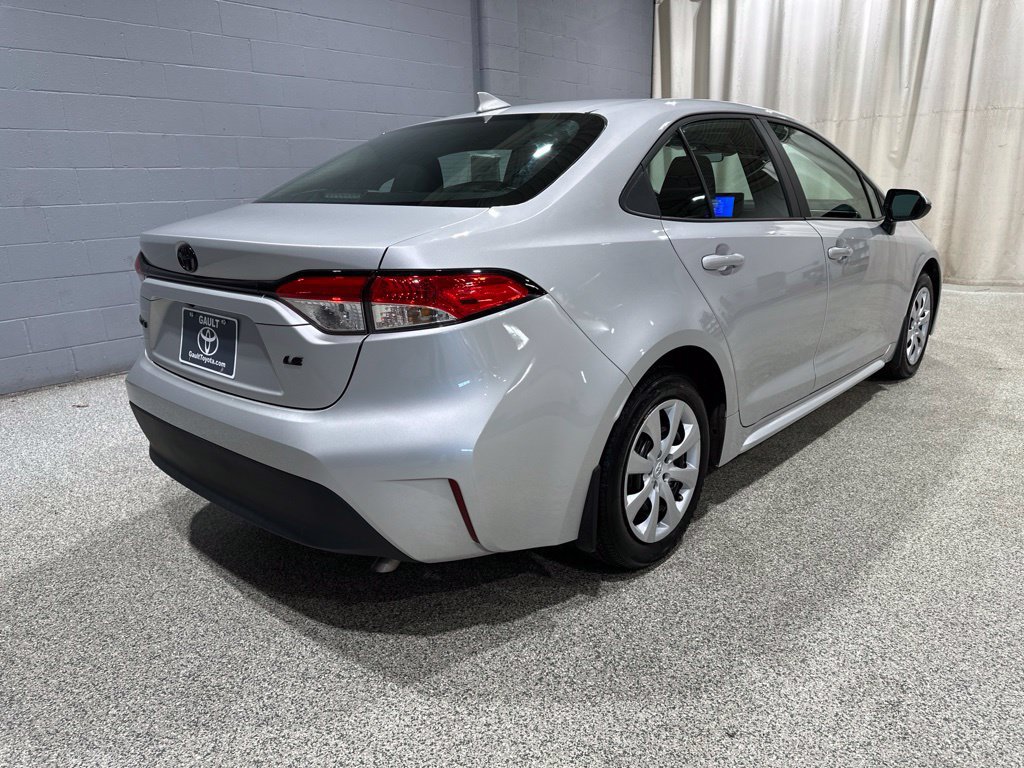 Used 2024 Toyota Corolla LE FWD image 2