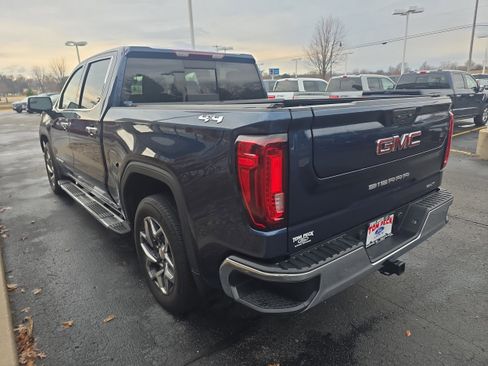 Used 2022 GMC Sierra 1500 SLT w/ SLT Convenience Package image 3