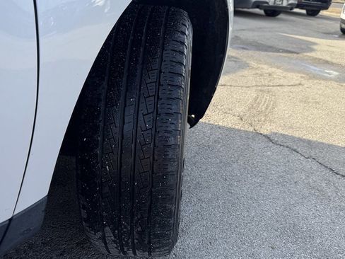 Used 2013 Lincoln MKX FWD image 12