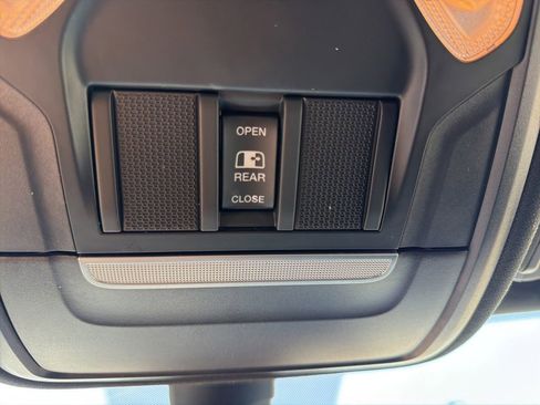 Used 2022 RAM 1500 Big Horn AWD/4WD image 18