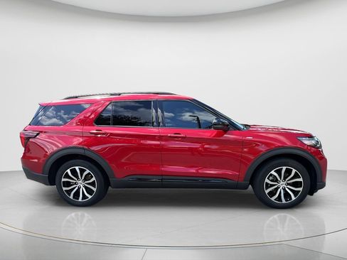 Used 2025 Ford Explorer ST-Line RWD image 4