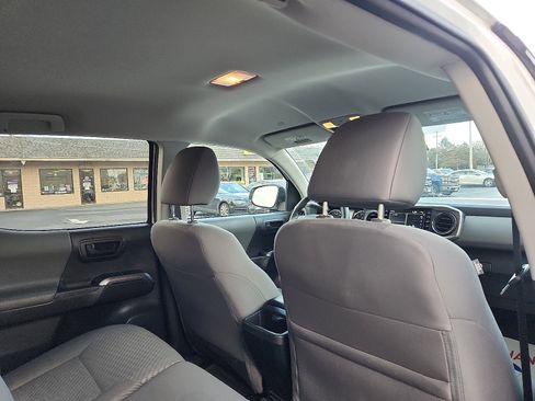 Used 2023 Toyota Tacoma SR5 w/ Technology Package image 28