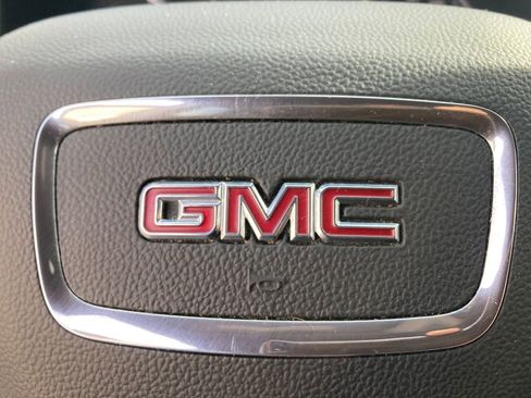 Used 2021 GMC Acadia SLE w/ Driver Convenience Package image 26