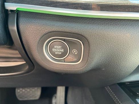 Used 2023 Mercedes-Benz GLS 450 4MATIC image 25