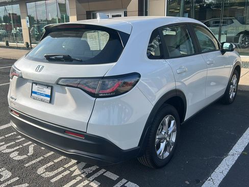 Used 2025 Honda HR-V LX image 7