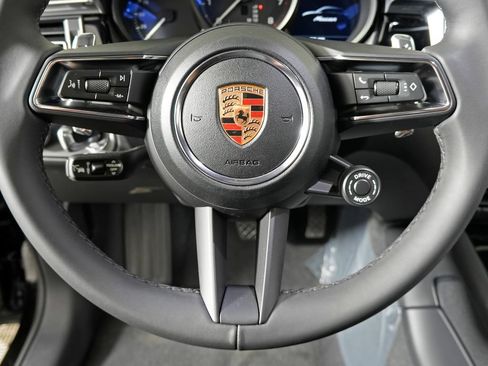 Used 2026 Porsche Macan AWD/4WD image 23