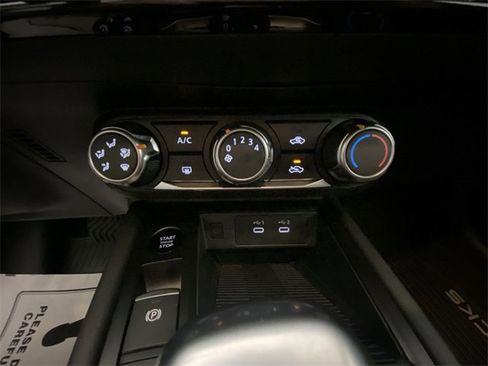 Used 2025 Nissan Kicks SV image 18