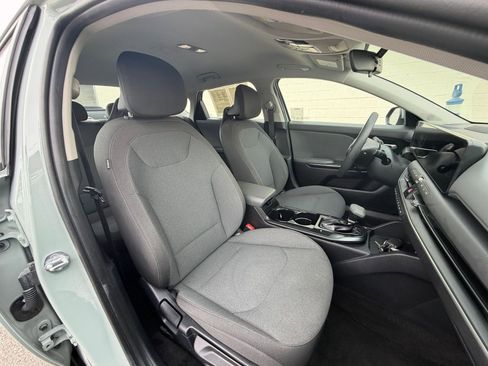 Used 2025 Kia K4 LXS FWD image 35