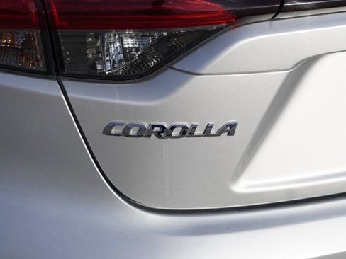 Used 2024 Toyota Corolla XSE FWD image 9