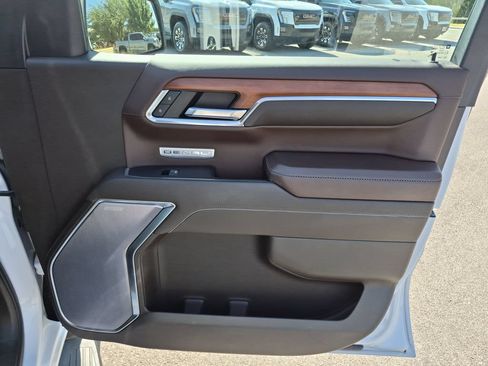 Used 2023 GMC Sierra 1500 Denali AWD/4WD image 39
