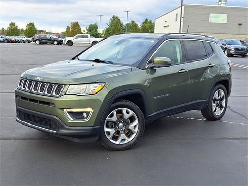 Used 2018 Jeep Compass Limited image 29