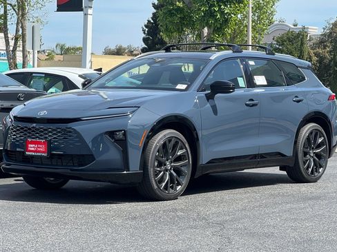 New 2026 Toyota Crown Signia image 2