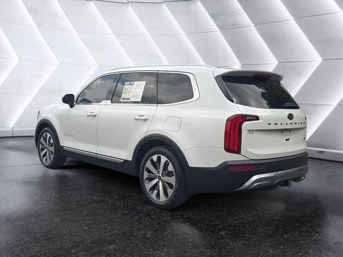 Used 2021 Kia Telluride EX w/ EX Premium Package FWD image 3