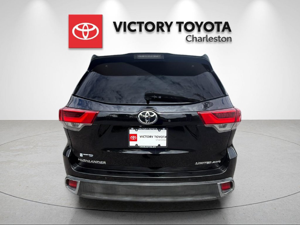 Used 2019 Toyota Highlander Limited Platinum AWD/4WD image 4