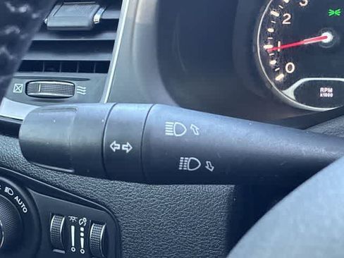 Used 2019 Jeep Renegade Latitude w/ Cold Weather Group AWD/4WD image 27