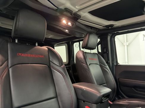 Used 2024 Jeep Wrangler Unlimited Rubicon image 30