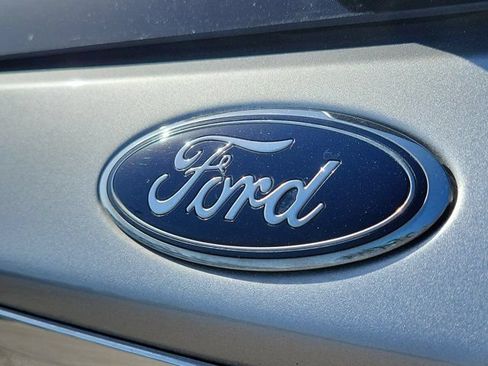 Certified 2023 Ford Explorer XLT w/ Equipment Group 202A RWD image 8
