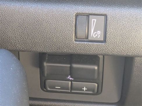 Used 2023 Chevrolet Colorado Z71 w/ Z71 Convenience Package 2 image 18