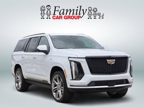 Used 2026 Cadillac Escalade Platinum Sport w/ LPO, Floor Liner Package AWD/4WD image 2