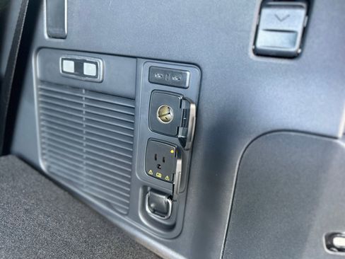 New 2025 Ford Expedition Active image 39