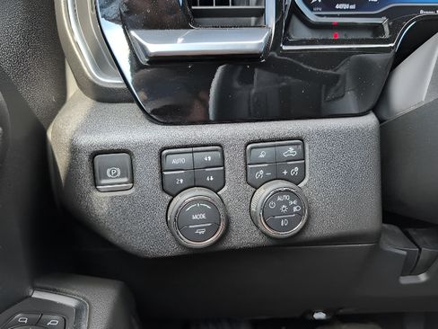 Used 2022 Chevrolet Silverado 1500 RST AWD/4WD image 17