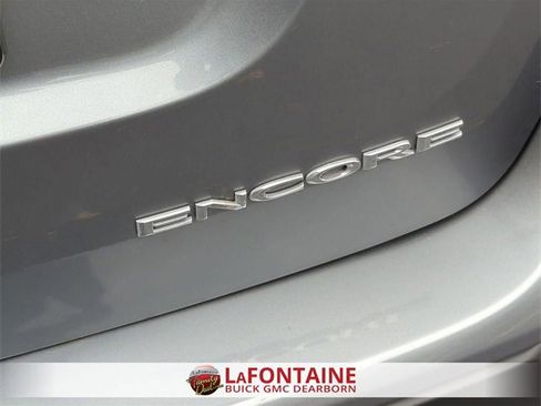 Used 2020 Buick Encore Preferred image 28