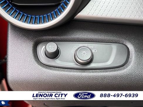 Used 2024 Chevrolet Trax LS w/ LS Convenience Package FWD image 19