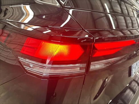 Certified 2026 Volkswagen Tiguan SE AWD/4WD image 26