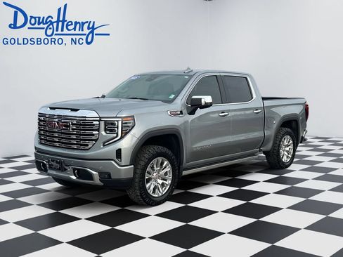 Used 2025 GMC Sierra 1500 Denali w/ Technology Package AWD/4WD image 1