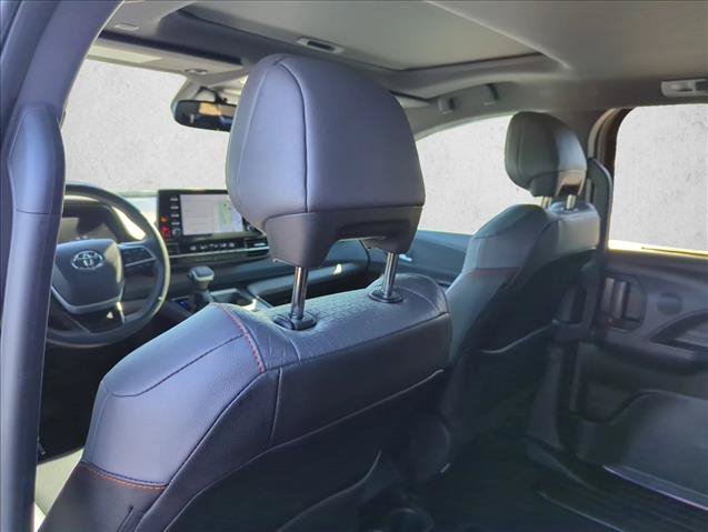 Certified 2024 Toyota Sienna XSE FWD image 23