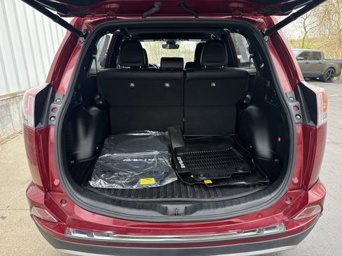 Used 2018 Toyota RAV4 SE w/ Power Extra Value Package image 12