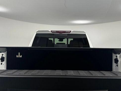 Used 2023 GMC Sierra 1500 AT4 w/ AT4 Premium Package AWD/4WD image 7