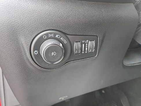 Used 2022 Jeep Compass Limited w/ (RED) Package image 29