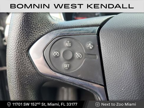 Used 2023 Chevrolet Traverse LS image 29