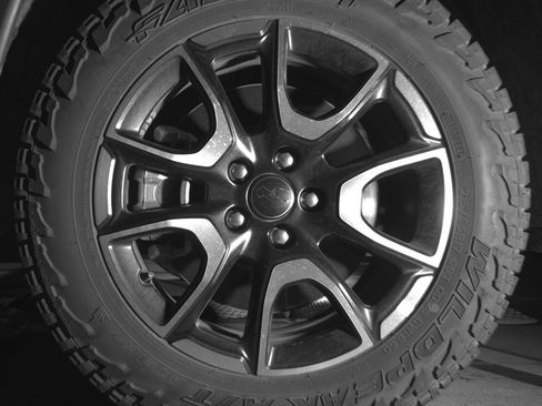 Used 2025 Jeep Compass Trailhawk AWD/4WD image 12