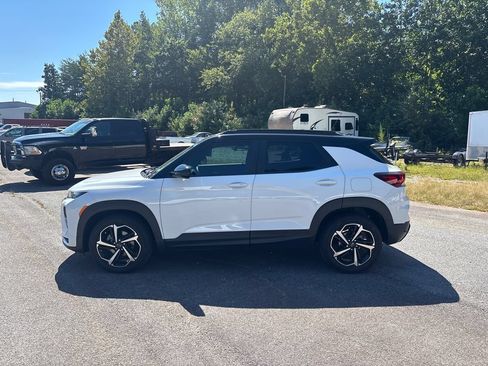 Used 2022 Chevrolet TrailBlazer RS w/ Convenience Package FWD image 8