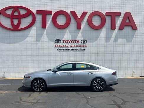 Used 2023 Honda Accord Touring image 5