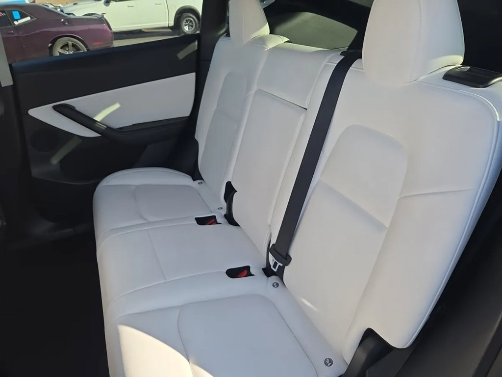 Used 2022 Tesla Model Y Performance AWD/4WD image 4