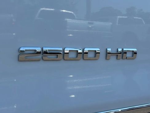 Used 2016 GMC Sierra 2500 SLT w/ Duramax Plus Package AWD/4WD image 11