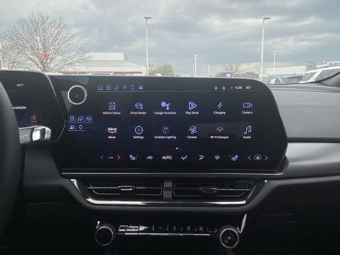 Used 2025 Chevrolet Equinox EV RS image 7