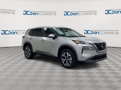 Used 2023 Nissan Rogue SV AWD/4WD image 2