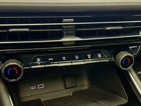 Used 2024 Chevrolet Traverse LT w/ LPO, Floor Liner Package image 18