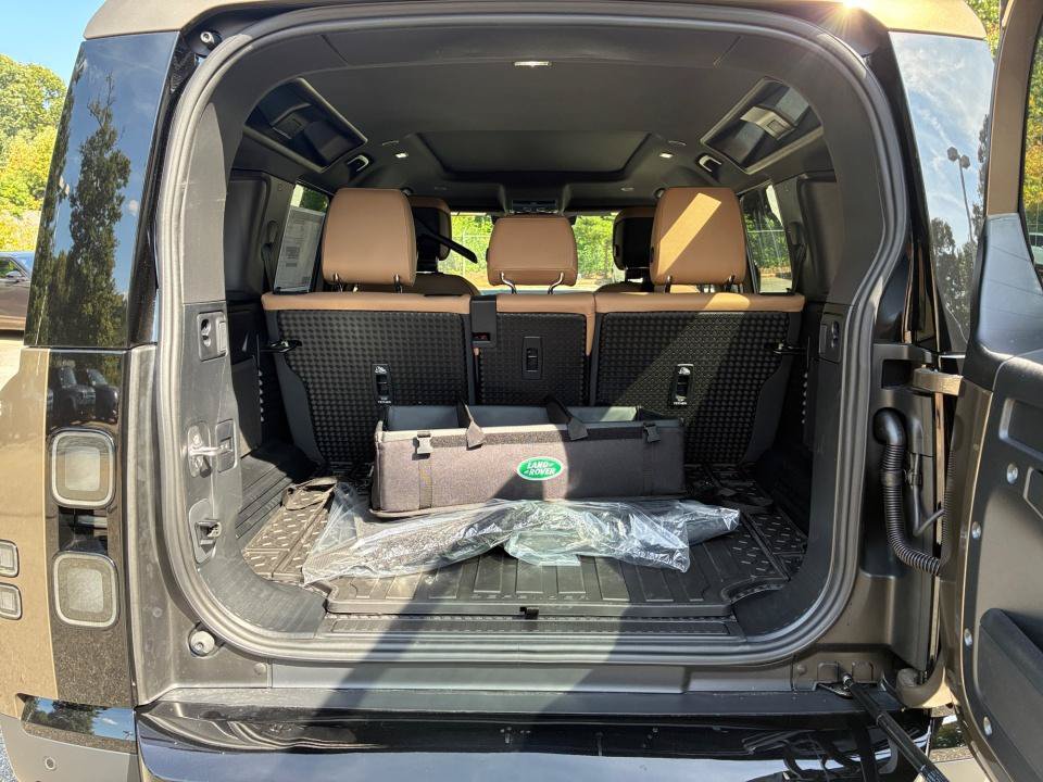 New 2026 Land Rover Defender 110 S AWD/4WD image 15