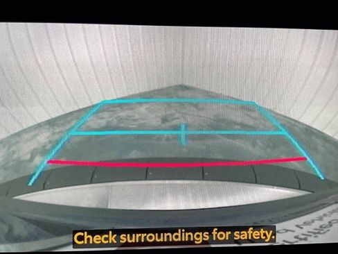 Certified 2024 Toyota Corolla Cross SE Hybrid w/ Moonroof Package image 22